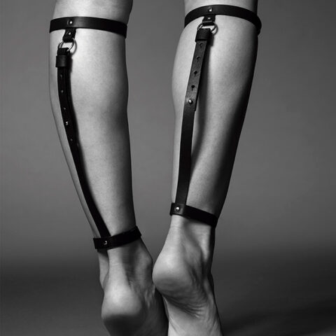 Ограничители за крака Bijoux Indiscrets - Maze Back Leg Garter Black